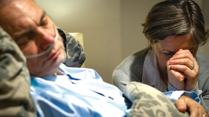 חולה סופני מחובר למכשירי החייאה, אילוסטרציה