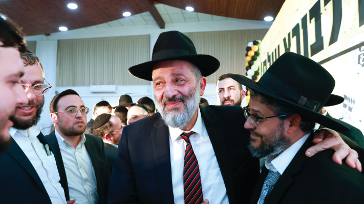 אריה דרעי במטה של ש''ס בליל הבחירות האחרונות