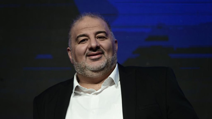 מתנגד להורדת אחוז החסימה. מנסור עבאס (צילום: אבשלום ששוני)