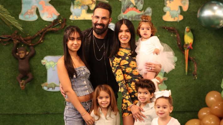 מיכל הקטנה, ניר ויצמן וילדיהם (צילום: קסם צלמים)