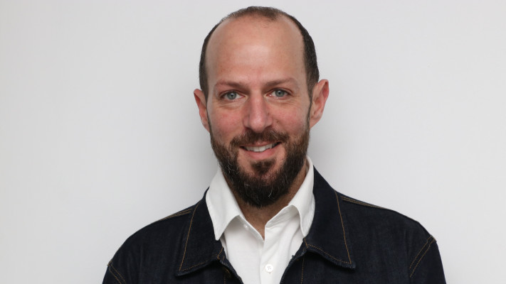 ד''ר אברי רווה, מומחה לכירורגיה פלסטית