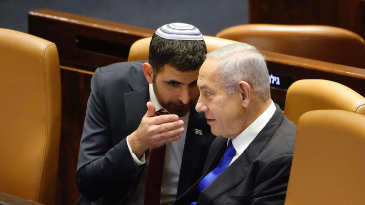 בנימין נתניהו, שלמה קרעי בכנסת (צילום: מרק ישראל סלם)