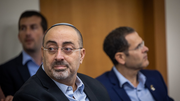 ניסים ואטורי