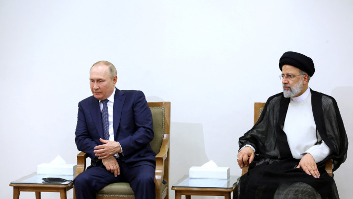 נשיא רוסיה ולדימיר פוטין ונשיא איראן אבראהים ראיסי (צילום: Office of the Iranian Supreme Leader/WANA)