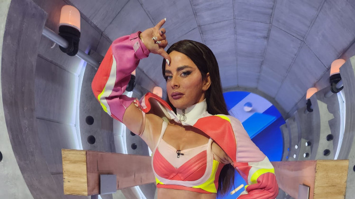נועה קירל מגיעה ל'ארץ נהדרת' (צילום: באדיבות קשת 12)