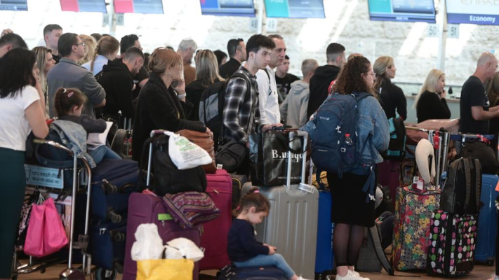 נוסעים בנתב''ג לאחר ההכרזה על השביתה וביטול הטיסות