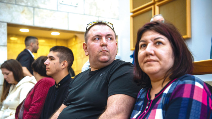 רומן זדורוב ובני משפחתו (צילום: פול גיל אליהו, פלאש 90)