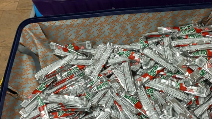 המזוודות שנתפסו בנתב''ג מלאות רול אפס