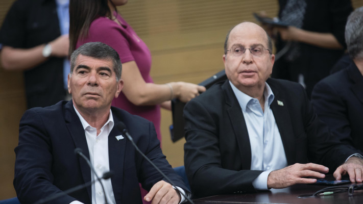 הרמטכ''לי לשעבר משה יעלון וגבי אשכנזי