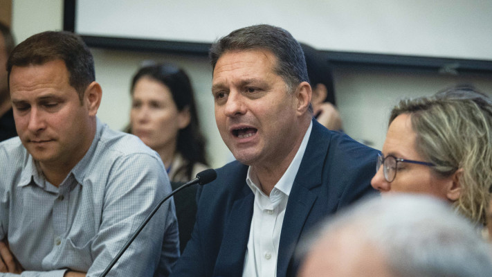חיים ביבס בוועדת הכספים (צילום: אורן בן חקון, פלאש 90)