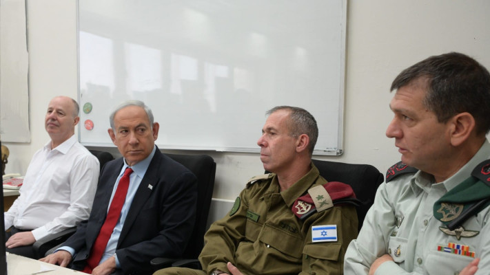 אהרון חליוה, אבי בלוט, בנימין נתניהו, צחי הנגבי (צילום: עמוס בן גרשום /לע''מ)