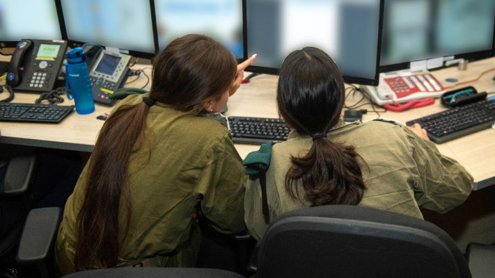 חיילות בצה''ל