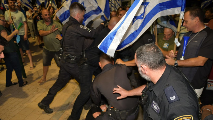 עימותים מול ביתו של ראש הממשלה בנימין נתניהו בקיסריה