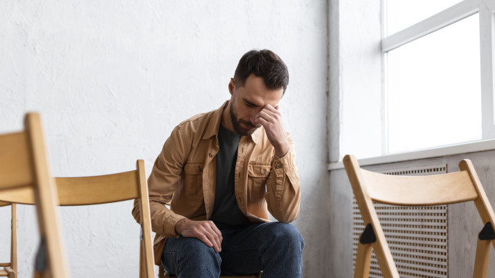 עזב את העיר עבודה אך היא בכלל בילתה עם מישהו אחר