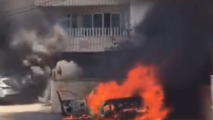 מתנחלים הציתו רכבי פלסטינים בכפר תורמוס עיא