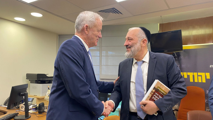 בני גנץ ואריה דרעי