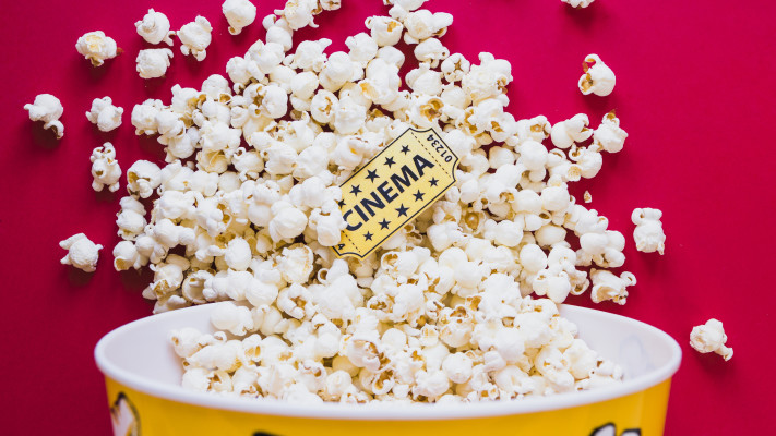 1000 קלוריות לפופקורן בינוני בקולנוע?