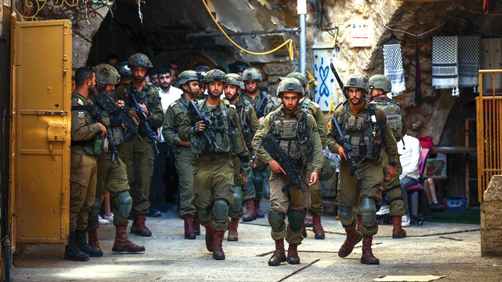 כוח צה''ל בחברון (צילום: וויסאם חשלמון, פלאש 90)