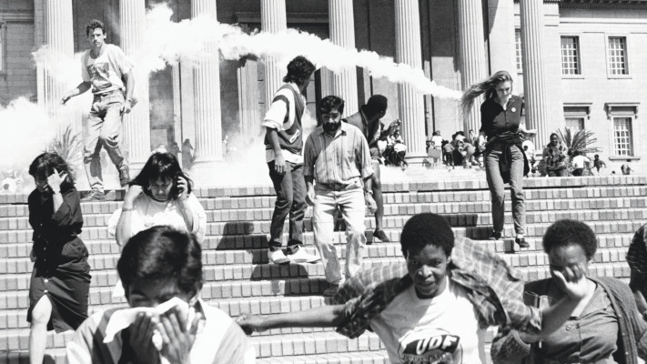 הפגנה נגד אפרטהייד באוניברסיטת יוהנסבורג ב-1989 (צילום: רויטרס)