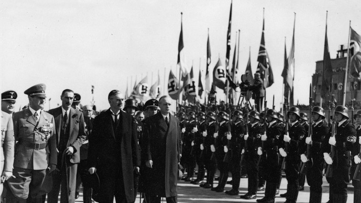 ''האם ניתן היה לעצור את היטלר?''