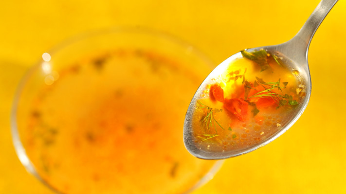 מרק יכול לצמצם את צריכת הקלוריות