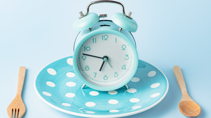 צום לסירוגין, אילוסטרציה