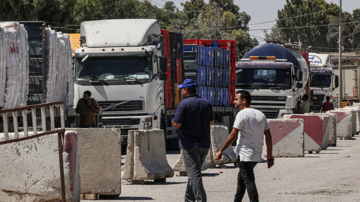 משאיות במעבר רפיח