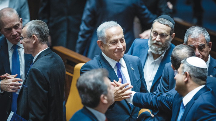 נתניהו וחברי הקואליציה (צילום: יונתן זינדל, פלאש 90)