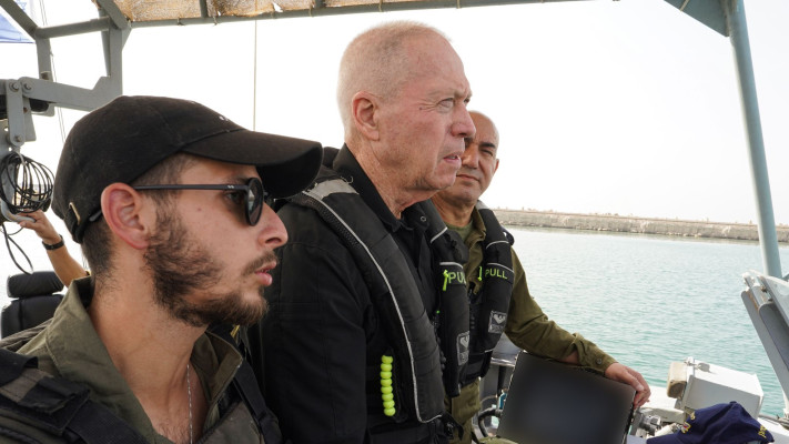 יואב גלנט בסיור בבסיס חיל הים באשדוד