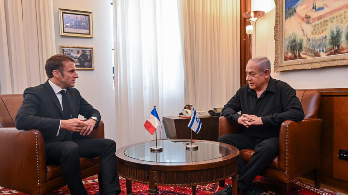 נתניהו ומקרון בביקורו בישראל