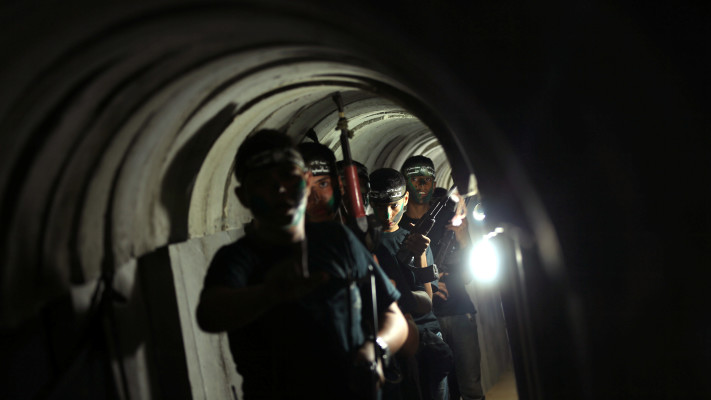 פעילי חמאס במנהרות של עזה (צילום: רויטרס)