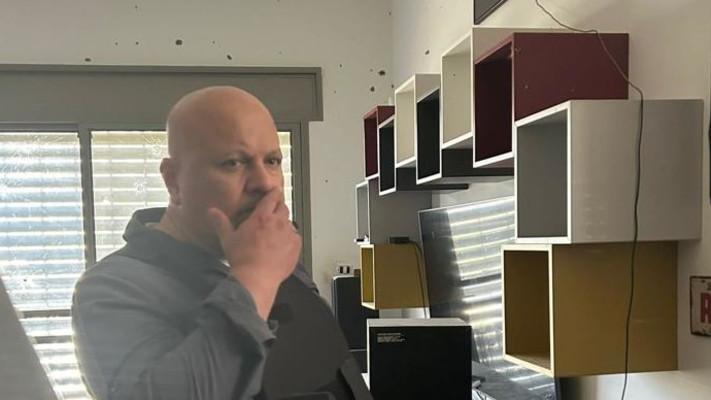 תובע בית הדין הפלילי בהאג כרים קאן בביקור ביישובי עוטף עזה