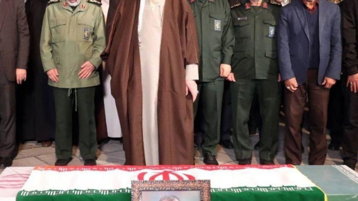 ארונו של הבכיר האיראני שחוסל בסוריה (צילום: רשתות ערביות, שימוש לפי סעיף 27 א')