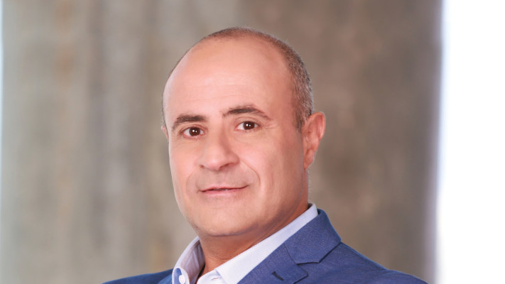 אהוד דנוך, אקרשטיין תעשיות