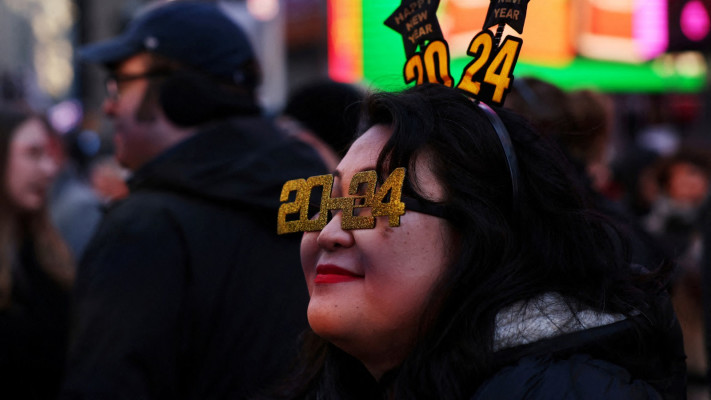 ממתינים לשנה החדשה בניו יורק (צילום: REUTERS/Shannon Stapleton/File Photo)