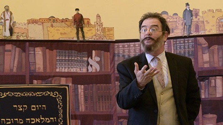 מההצגה ''דבר עברית''