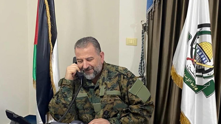 תמונה המפורסמת של סאלח אל-עארורי אחרי האיום המפורש של ביבי עליו