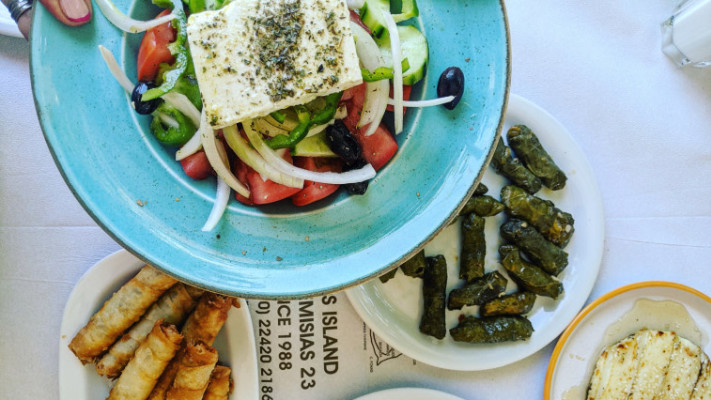 שולחן טורקי יווני במסעדת עלי בקוס (צילום: אסנת גואטה)