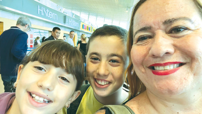 סבין חדד עם ילדיה רתם ונועם (צילום: פרטי)