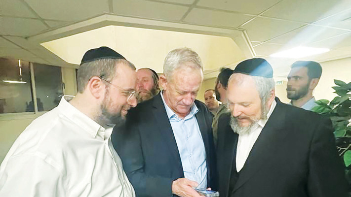 מאיר רובינשטיין, בני גנץ, ישראל כהן (צילום: יוסי גנץ)