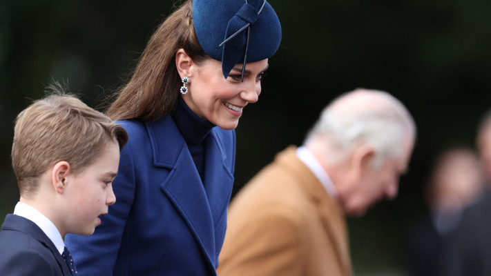 חוששת שייפול קורבן לבריונות. מידלטון ובנה הנסיך ג'ורג' (צילום: ADRIAN DENNIS/AFP/Getty Images)