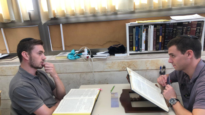 קיר הכסטר ז''ל ודוד שוורץ ז''ל בישיבה בהר עציון