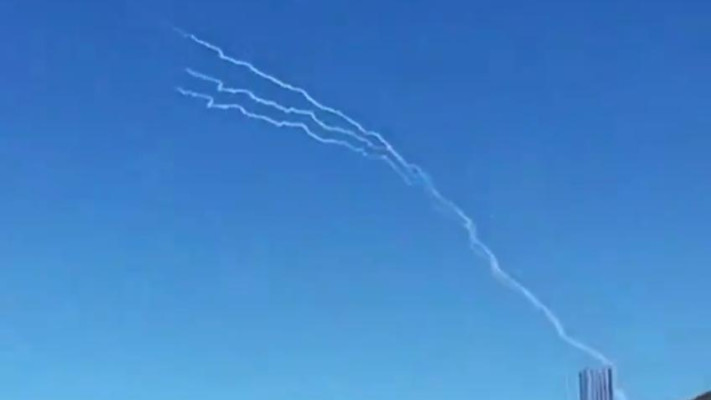 שיגור טילים לעבר נמל  צ'בהאר באיראן