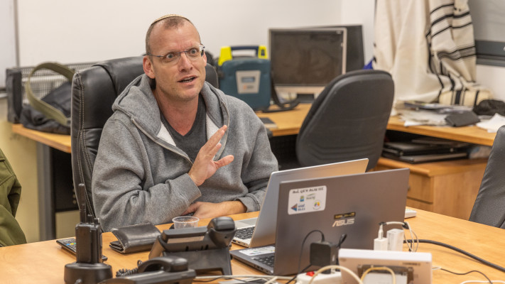 איתי וייס, חבר קיבוץ סעד