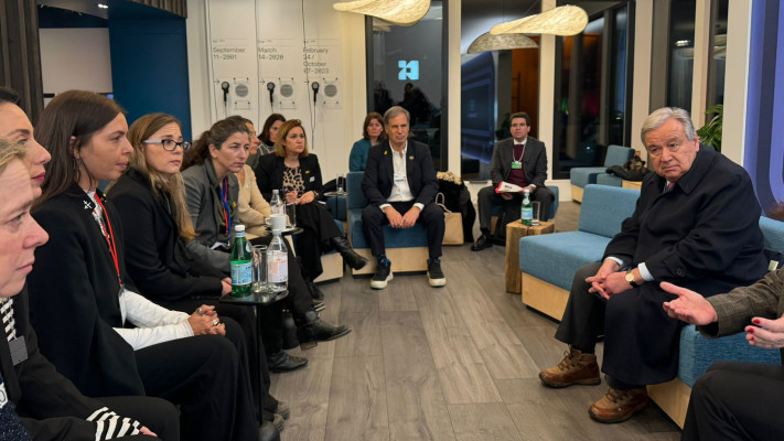 מזכ''ל האו''ם אנטוניו גוטרש עם משלחת מטה משפחות החטופים