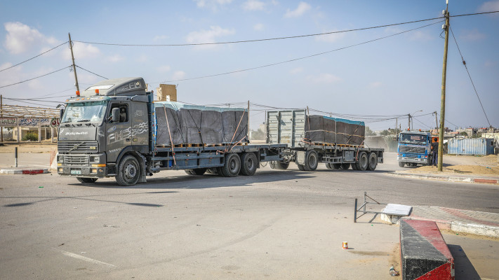 משאיות בכניסה לעזה