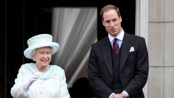 הנסיך וויליאם והמלכה אליזבת' השניה (צילום: Oli Scarff/Getty Images)