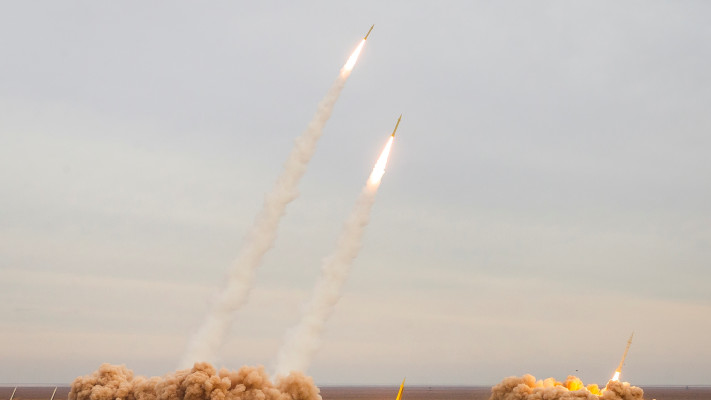 שיגור טילים איראנים (צילום: Saeed Sajjadi/Fars News/WANA (West Asia News Agency) via REUTERS)