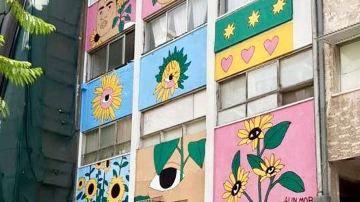 ציור קיר. אלין מור