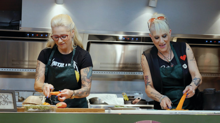 סי היימן ב''אוטו אוכל''